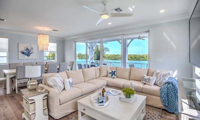 Marathon House | 5 Star Modern New Construction Bayfront Home With Private Pool and Dock