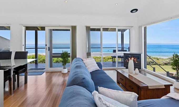 Wongarra Apartment | 5 Whitecrest Resort - Pool & Amazing Ocean Views