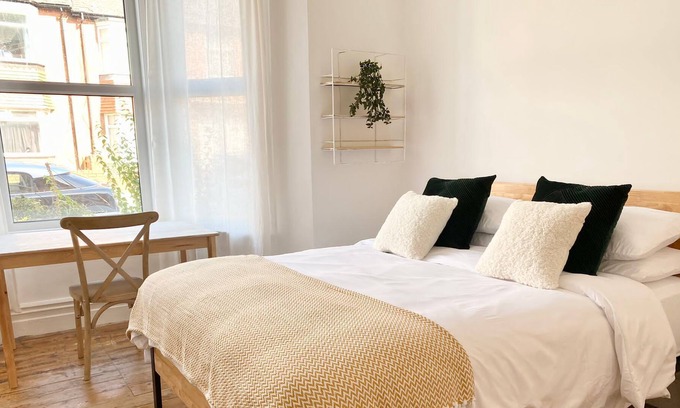 Heaton Apartment | 50 Biddlestone Road Heaton