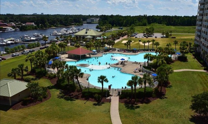 North Myrtle Beach House | 5305 The Retreat Cabin