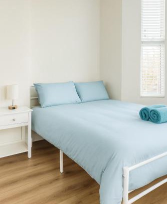 South Acton House | 58 Stylish Acton Studio Fast Central Connection