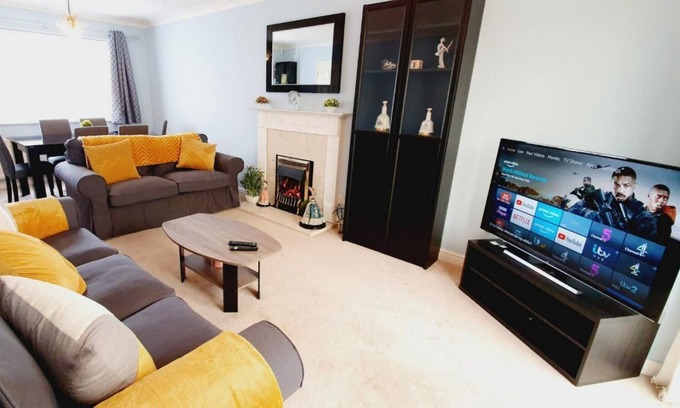 Clacton-on-Sea House | 5BD Staycation Amazing Sea view Clacton-on-Sea