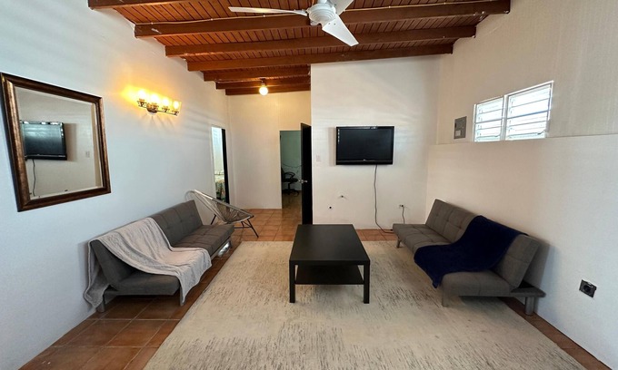 Carcel Apartment | 5BR/2BA Spacious Unit in the West