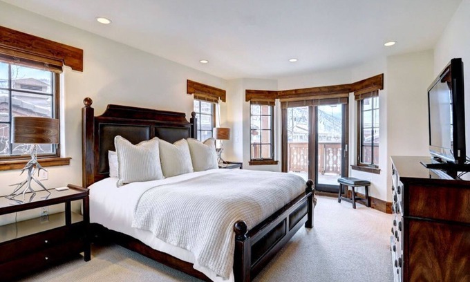 Vail Ski Chalet | 5BR Chalet | Private Elevator + Ski-in/Ski-out