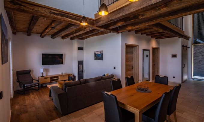 Idenheim Apartment | 6-bed apartment Hilde with terrace - Ferienwohnungen Kohnshof