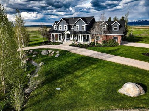 Driggs House | 6 Bedroom and Bonus Room Horseshoe Lane