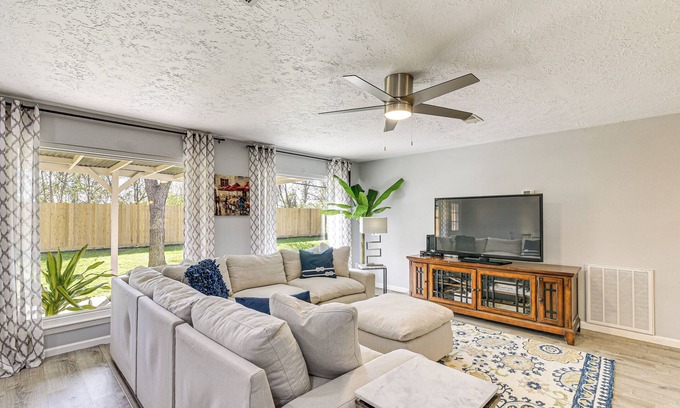 Heritage Park House | 6 Mi to Clear Lake: Family Home w/Patio & Yard