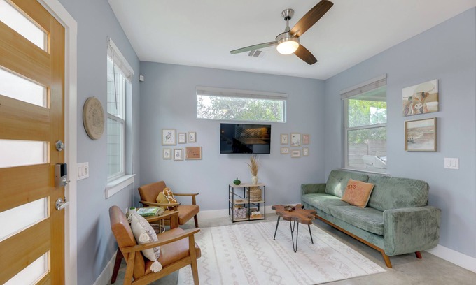 St. John - Coronado Hills House | 6 Mi to Dtwn: Austin Escape w/Private Yard
