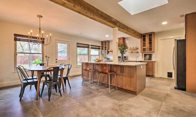 Austin House | 6 Mi to Dtwn Austin: Home w/Screened Porch & Yard