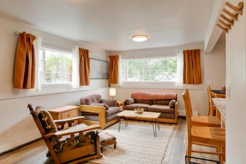 University Area Apartment | 6 Mi to Dtwn Bright and Airy Anchorage Getaway!