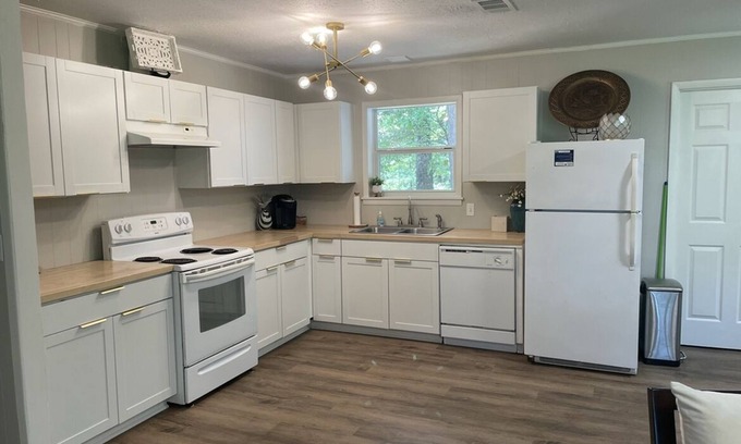 Oxford Cottage | 6 Miles for Oxford Square, Ole Miss