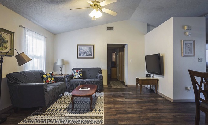 Fellowship House | 6 Miles To WEC Fenced Yard Pet Friendly Location Lots of Trees