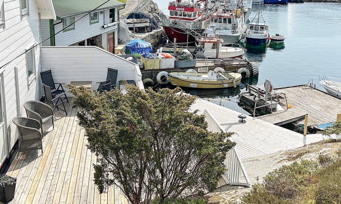 Selbjorn House | 6 person holiday home in Brandasund