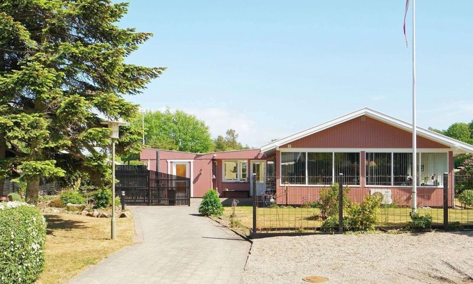 Frølunde Fed House | 6 person holiday home in Korsør