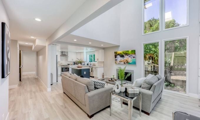 The Willows House | 601-Lavish Home w/AC & Patio near Meta & Stanford