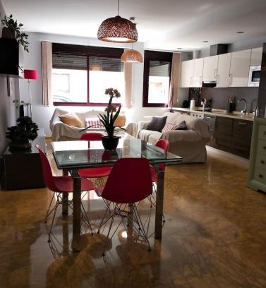 Valdeolleros Apartment | 602 Moderno y Amplio apartamento en Valdeolleros