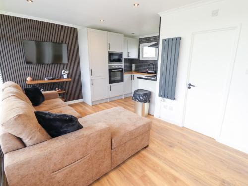Chapel Saint Leonards House | 66 Cherry Park
