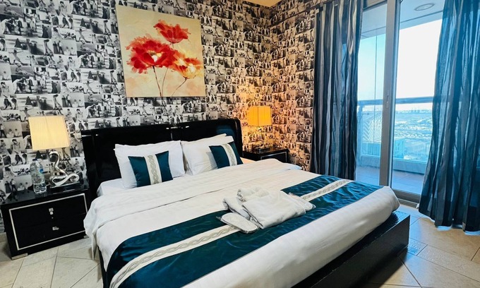 Dubai Marina Apartment | 68 FLOOR MARINA VIEW 1 BEDROOM APARTMENT PRINCESS TOWER DUBAI MARINA