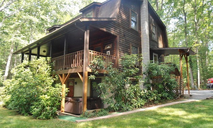 Swanton House | 6BR Lake Access Home, Dock, HotTub, Pet-Friendly–30% Weekly Discount Exc. Summer