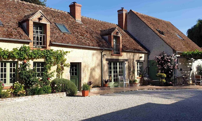 Germigny-des-Pres Bed & Breakfast | 7-bedroom, 6-bathroom house between Orléans and Gien