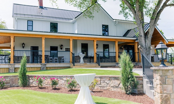 Lake Lynn House | 7 Bedrooms, 2 Houses all for 1 Price, 5 BR Large House & 2 BR Carriage House