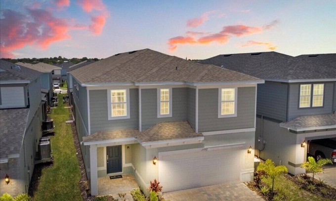 Four Corners House | 7 Bedrooms/5.5 Bathrooms/Windsor Cay (15952CC)