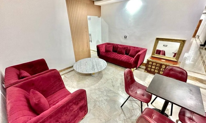 Gurugram Apartment | 7 BHK private floor for diwali party