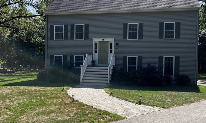 Kingston House | 7 BR's, 3 baths, 2 acres. FIREPIT, A/C, Near Narragansett, Newport, URI
