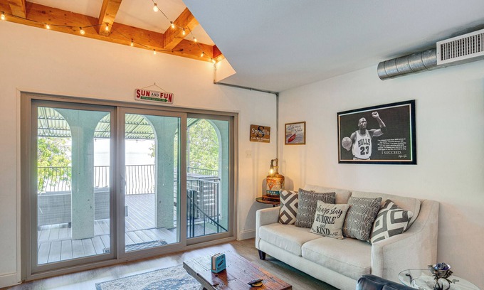 Rockwall House | 7 Mi to Winery: Lakefront Rockwall Home w/Deck