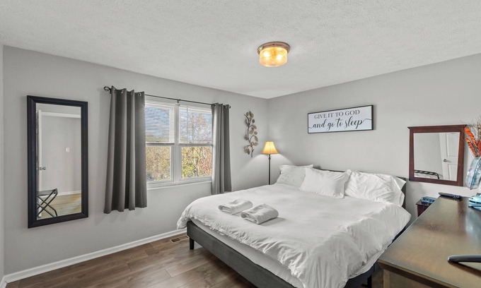 Williamstown House | 7 Min to Ark! Quiet Escape!