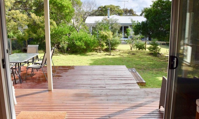 Anglesea House | 7 Parker - Nestled in the heart of Anglesea.