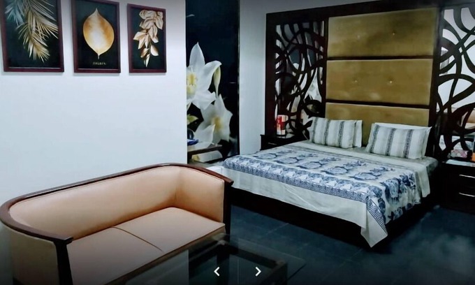 PECHS Hotel | 7 S even Guest House