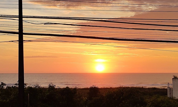 Guaratuba House | 70 meters from the beach and with a sea view, 4.5 km from Morro do Cristo