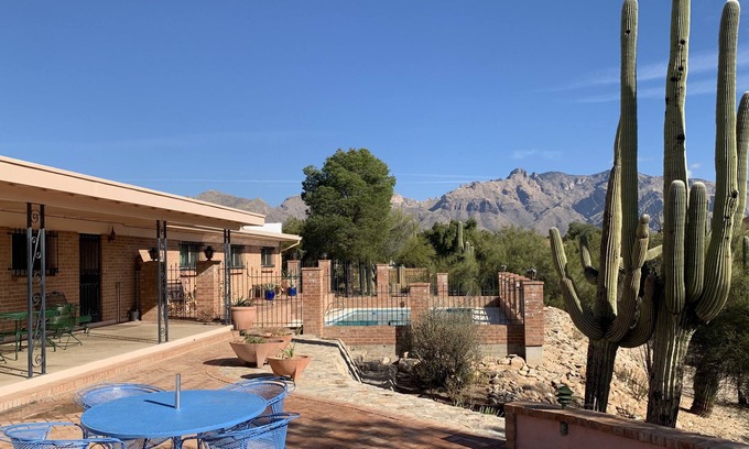 Catalina Foothills Estates House | 70's Hideaway on one acre, in quiet Catalina Foothills neighborhood