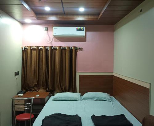 Kolkata Hotel | 73 Rest House
