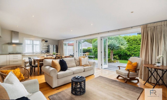 Epsom Apartment | 75 Market Road, Epsom