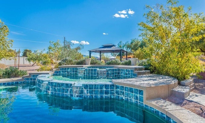 Paradise House | 777Rentals - 5BR/4.5Bath - Log Cabin Estate