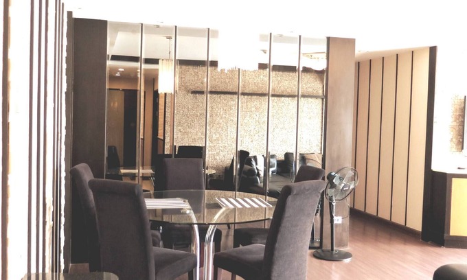 Khlong Toei Nuea Apartment | 7A - 2 Bedroom Downtown Apartment with shared Pool