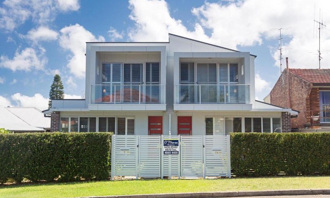 Corlette House | 7a Judith Street stunning duplex with ducted air conditioning