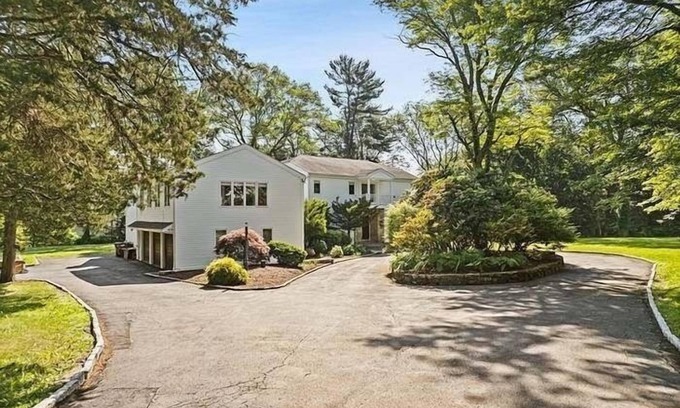 Norwalk Villa | 7BD Mention Celebration Welcomes