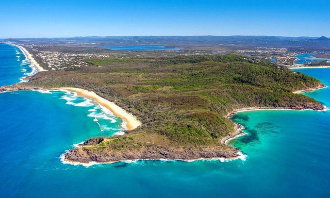 Sunrise Beach Apartment | 8 Aqua Promenade - Cross the Road to the Beach