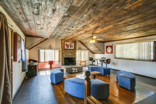 Guthrie Center House | 8 Mi to Lake Panorama Cozy Family Getaway