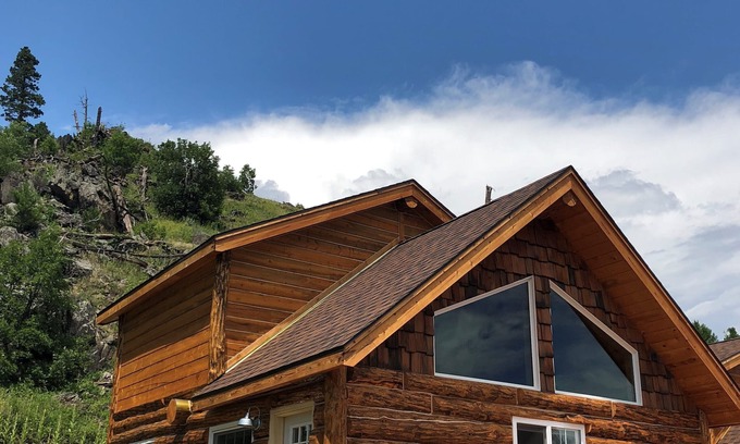 Rapid City Cabin | 8 miles to Mount Rushmore - Sleeps 2 to 6