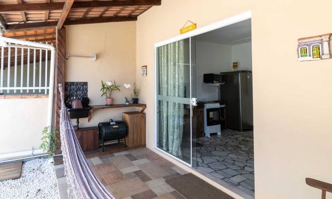 Penha House | 8 Minutos do BETO CARRERO WORLD, 2 Quadras da Praia, área central de Penha SC.n