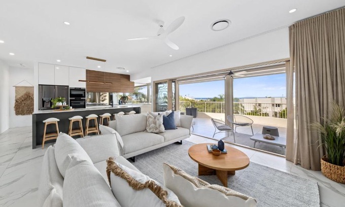 Sunshine Beach Apartment | 8 Nereus 2 Bedroom Stunning Apartment in the Heart of Sunshine Beach 5 mins to Noosa