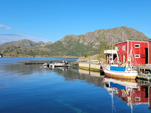 Flakstad Apartment | 8 person holiday home in Mølnarodden