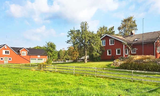 Sorbo House | 8 person holiday home in BRÅLANDA-By Traum