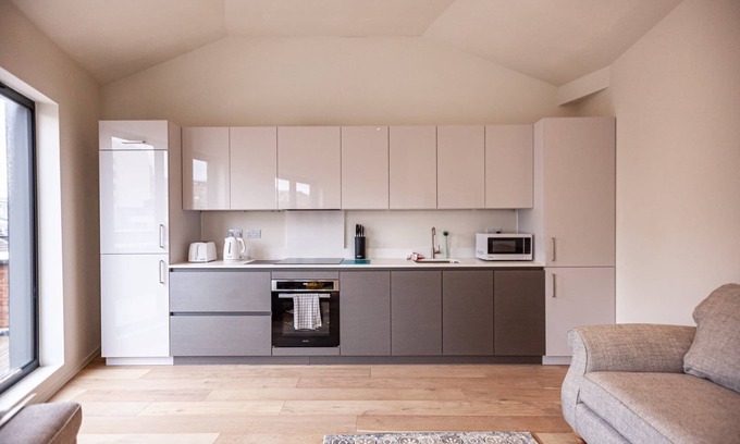 St Leonards-On-Sea Apartment | 8 The Hideaway (2mins to the beach)