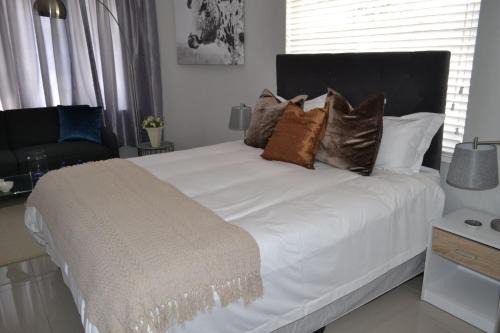 Woodmead House | 8 Woodmead Suites