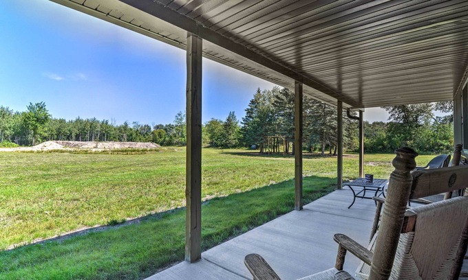 Au Gres Township Cabin | 800-Acre Au Gres Oasis: 2 Ponds + ATV Trails!